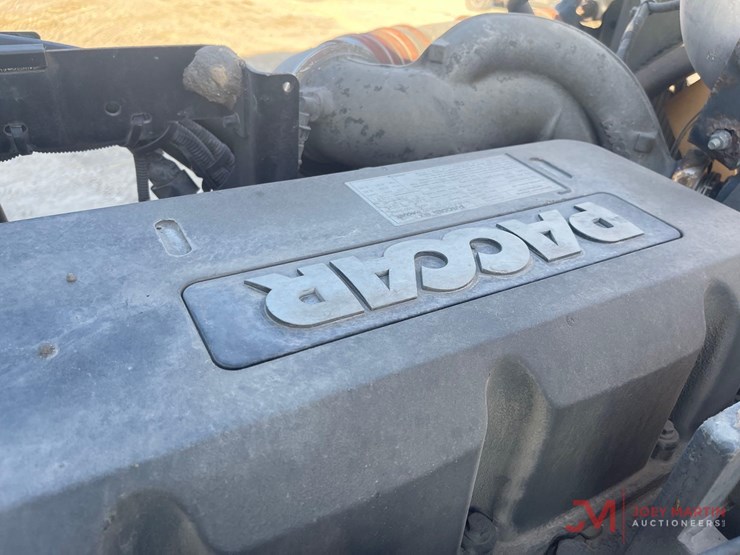2013-peterbilt-388-image-23