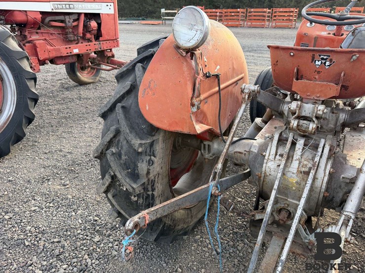 1969-massey-ferguson-135-tractor---non-running-image-16