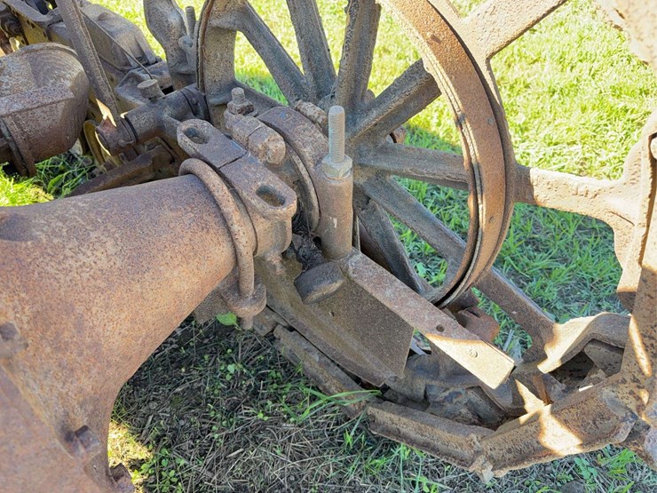 fordson-trackson-f-image-31