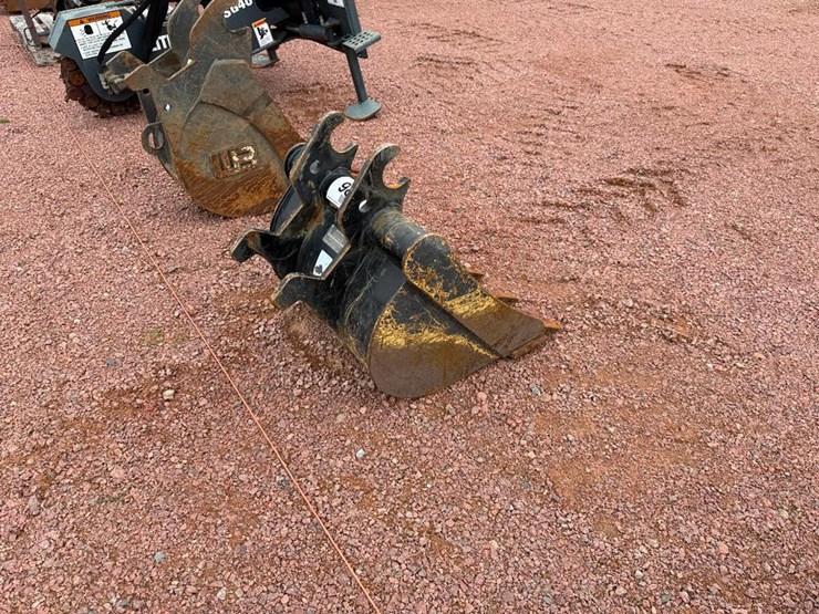 john-deere-24-image-3