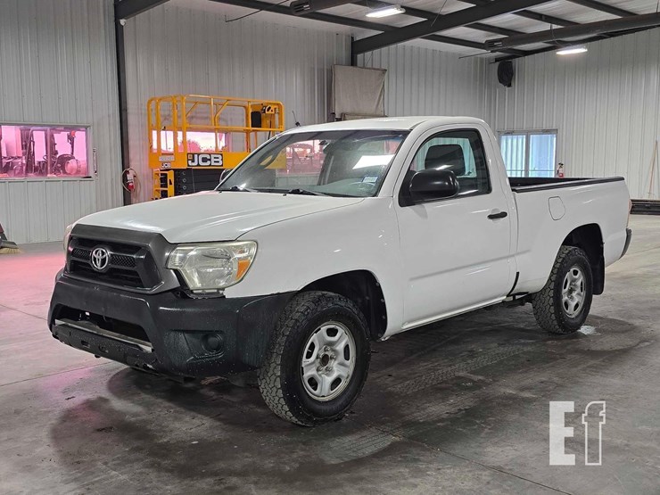 2013-toyota-tacoma-image-1