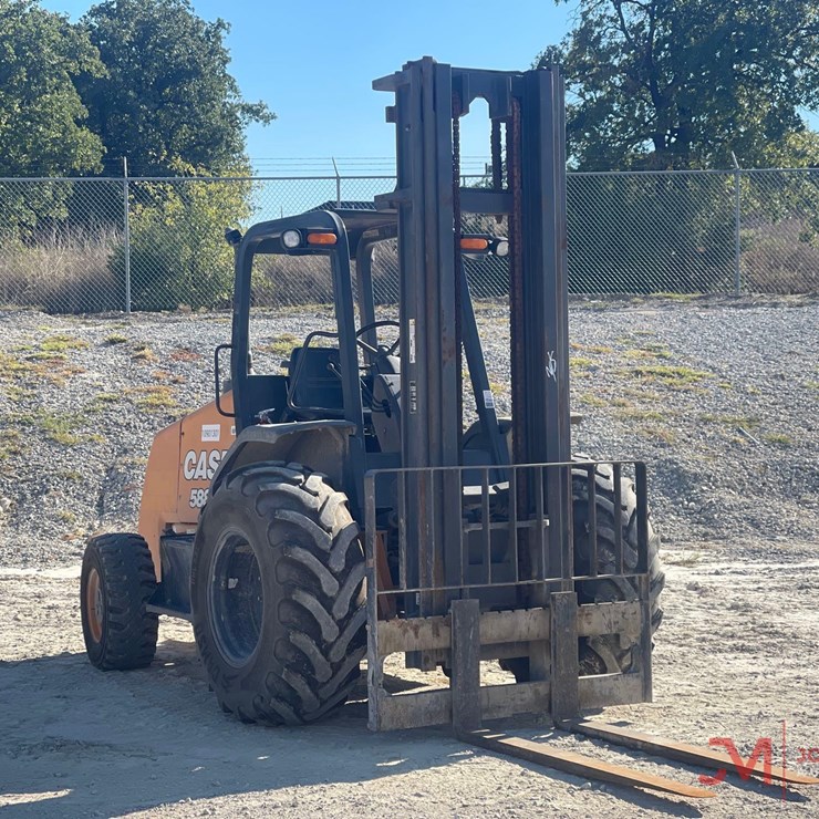 2019 CASE 588H