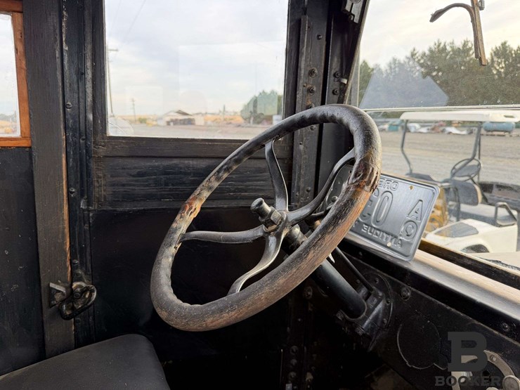 1922-international-truck---non-running-image-26