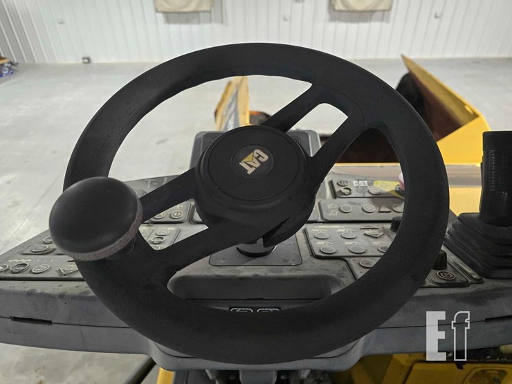 2016-caterpillar-ap-600f-image-12