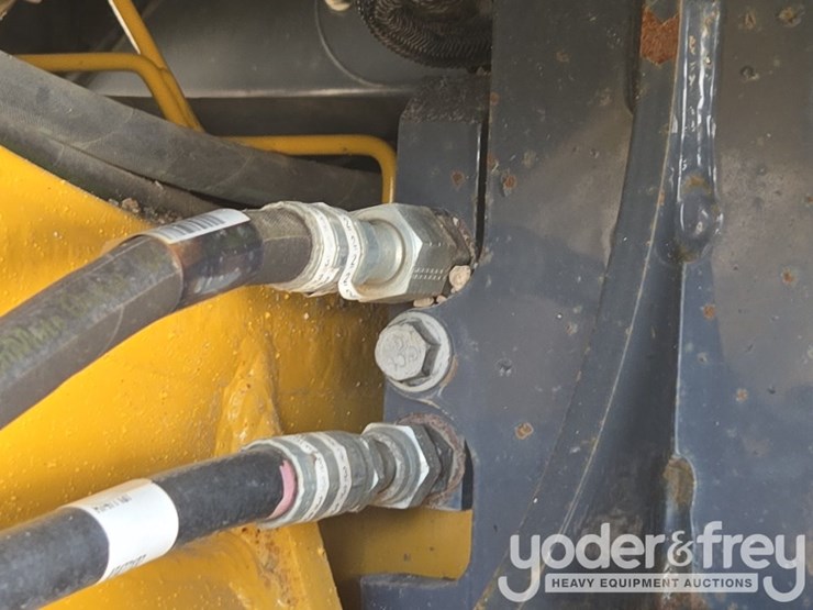 2020-deere-770gp-image-32