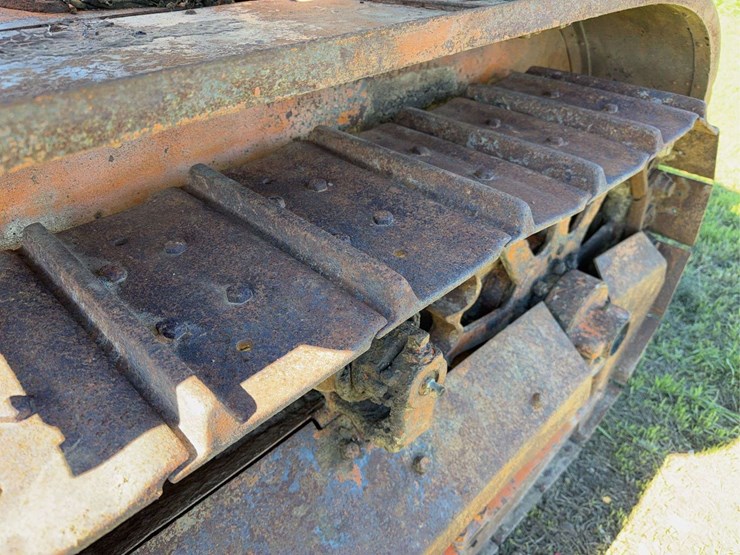 caterpillar-thirty-image-41