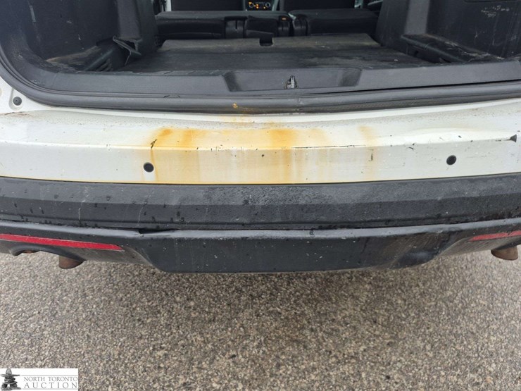 2016-ford-explorer-image-26