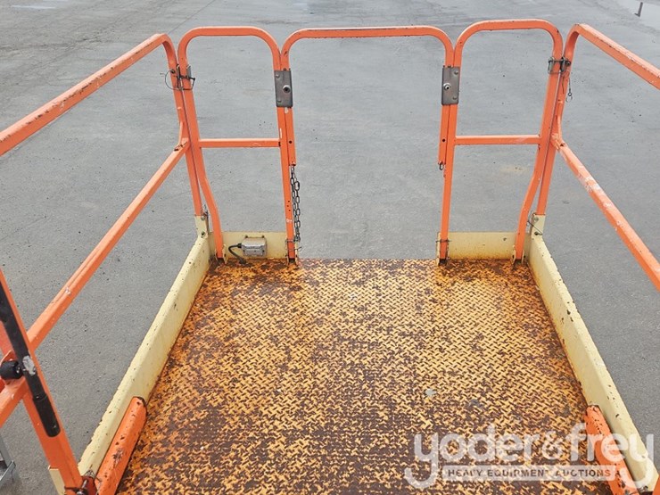 2015-jlg-4069le-image-14