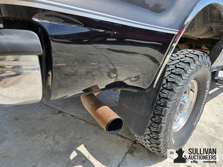 2004-ford-f250-super-duty-4x4-crew-cab-pickup-image-16