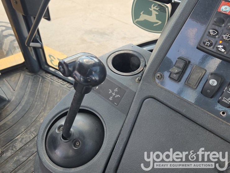2015-deere-310sk-image-63