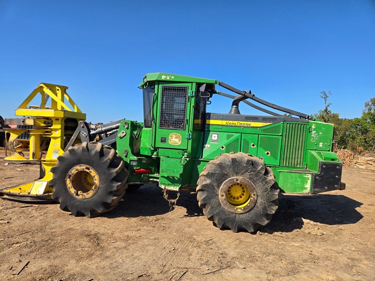 2019-john-deere-6-image-8