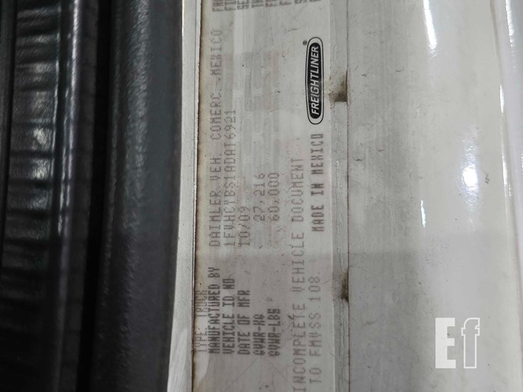 2010-freightliner-business-class-m2-106-image-30