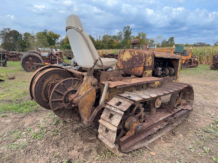 caterpillar-twenty-five-image-3