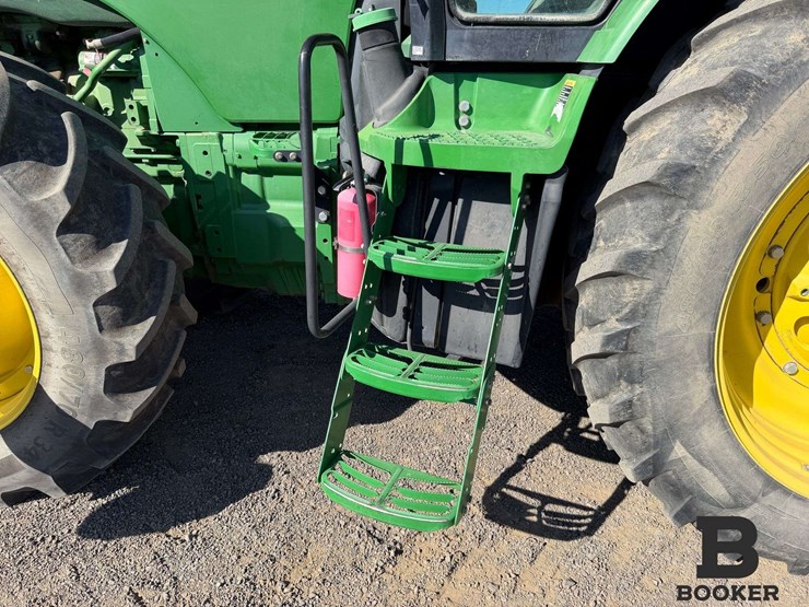 2011-john-deere-8360r-tractor-image-32