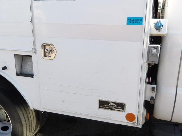 2015-ford-f550-xlt-image-6