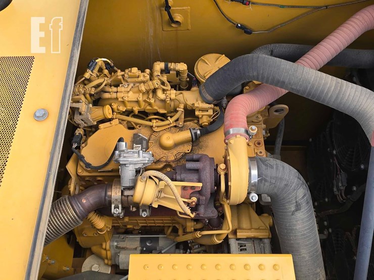 2018-caterpillar-320gc-image-33