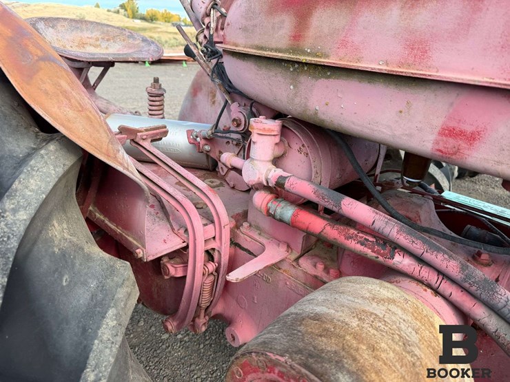 1951-ih-mccormick-w6-tractor---non-running-image-12