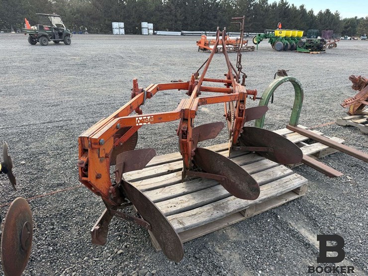 j.i.-case-6000-3-bottom-moldboard-plow-image-2