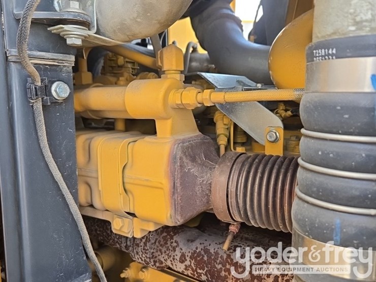 2020-deere-770gp-image-47