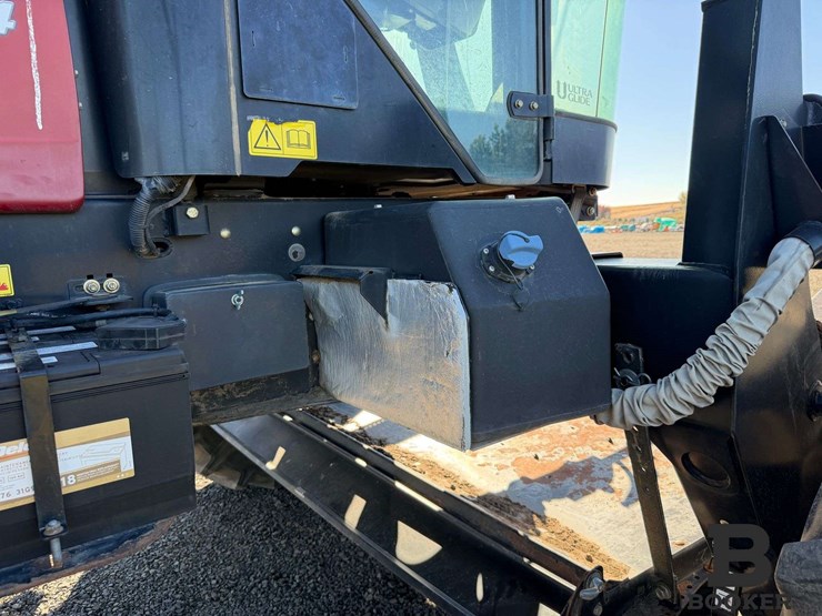 2016-macdon-m155e4-windrower-image-53