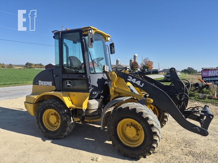 2012-deere-244j-image-4