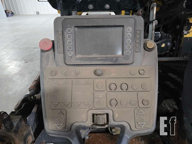2016-caterpillar-ap-600f-image-9