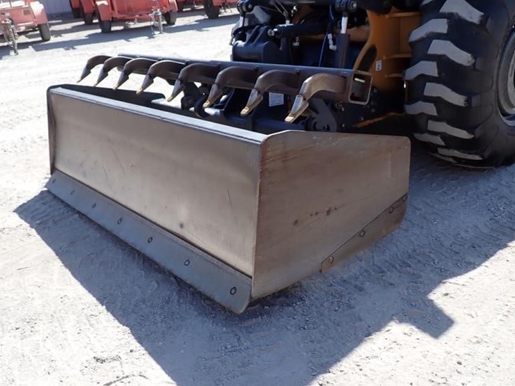 2019-case-570n-ep-skip-loader-image-13