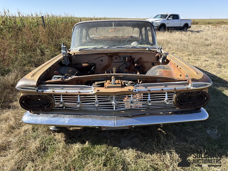 1959-chevrolet-biscayne-4-door-sedan-for-parts-image-2