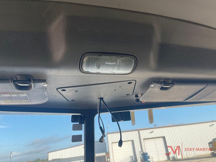2013-peterbilt-388-image-30