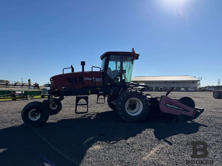 2016-macdon-m155e4-windrower-image-4