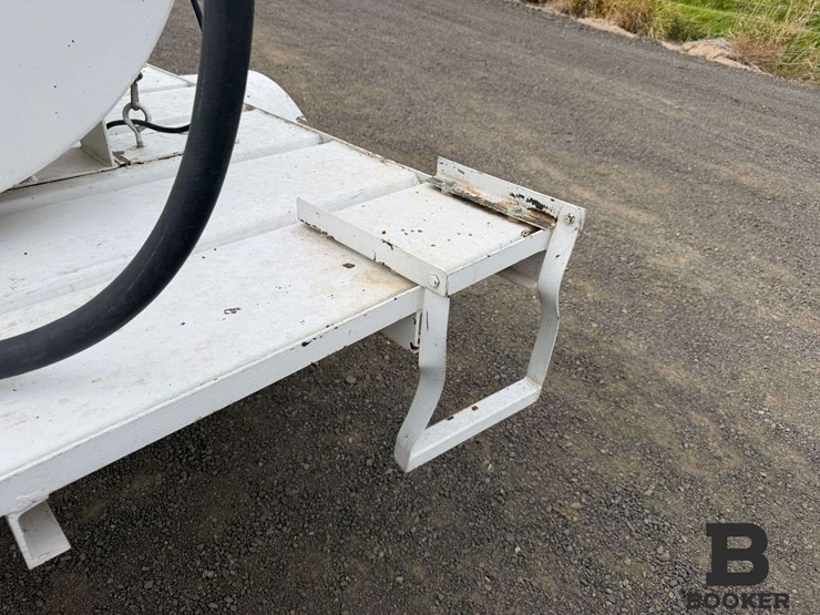custom-built-300-gallon-fuel-trailer-image-16
