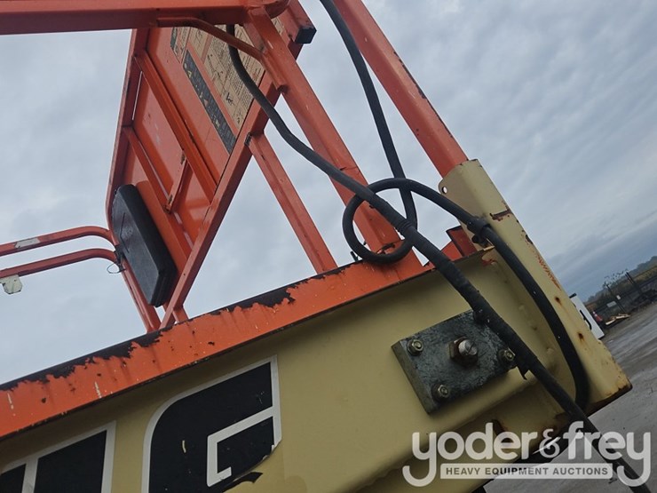 2015-jlg-4069le-image-26