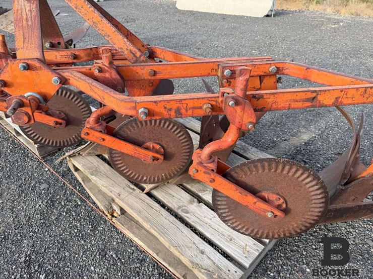 j.i.-case-6000-3-bottom-moldboard-plow-image-10