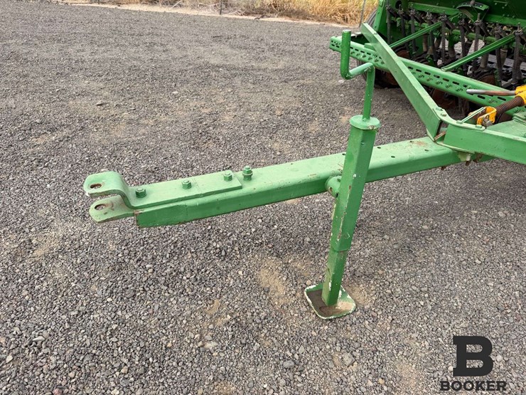 john-deere-8300-grain-drill-image-11