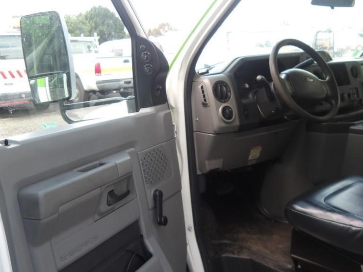 2016-ford-e450-image-17