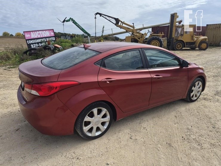 2011-hyundai-elantra-image-3