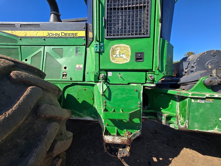2020-john-deere-2020-image-32