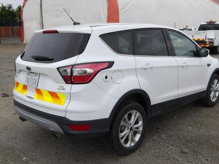 2017-ford-escape-image-3