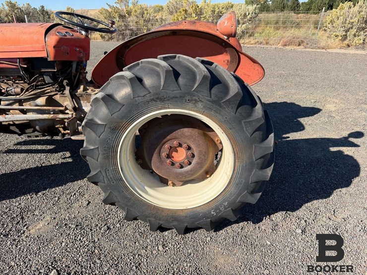 1964-massey-ferguson-35-tractor-image-21