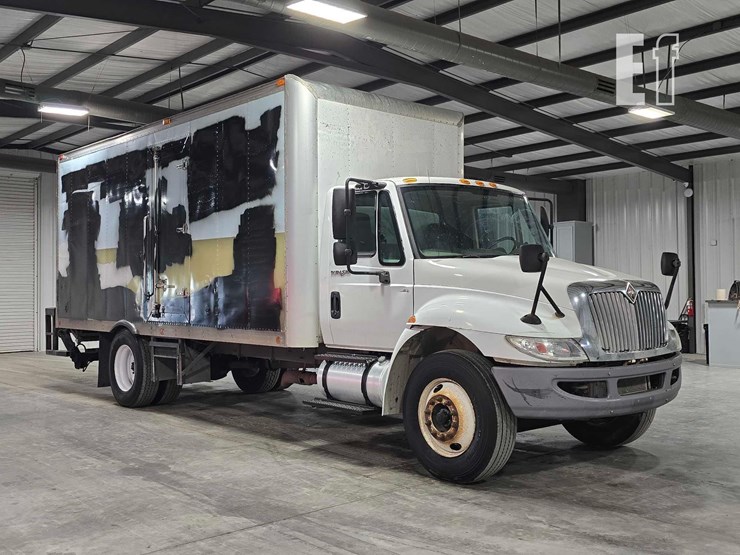 2011-international-durastar-4300-image-2