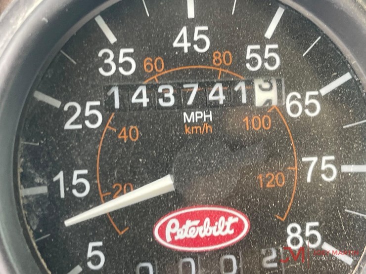 2006-peterbilt-335-image-26