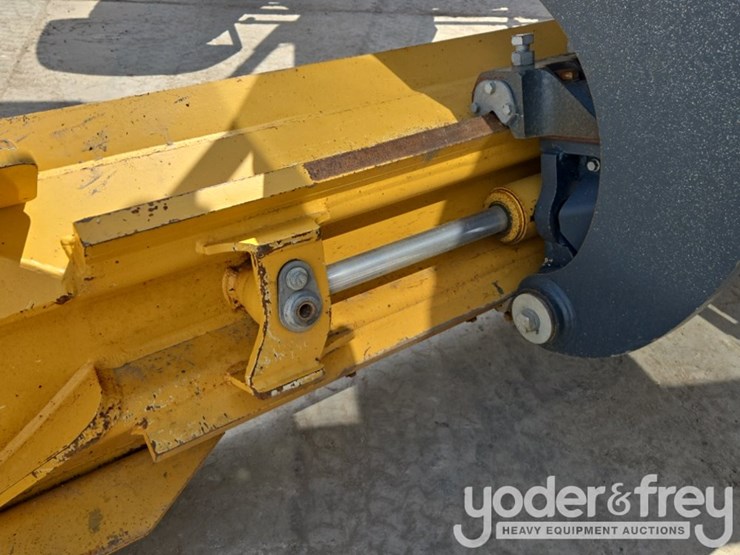 2020-deere-770gp-image-21