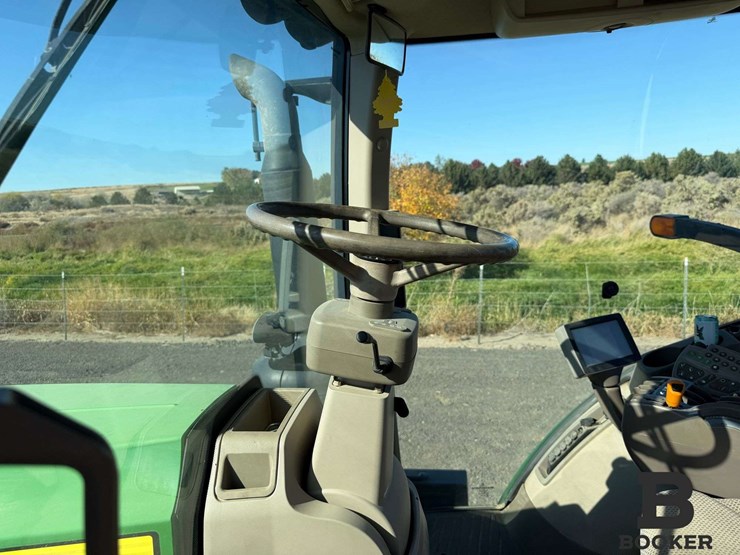 2011-john-deere-8360r-tractor-image-101