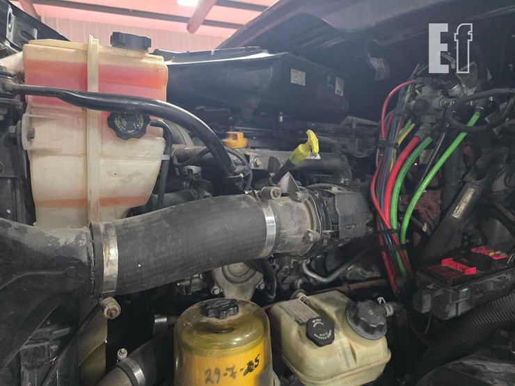 2018-freightliner-cascadia-113-image-27
