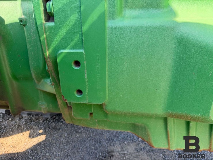 2011-john-deere-8360r-tractor-image-28