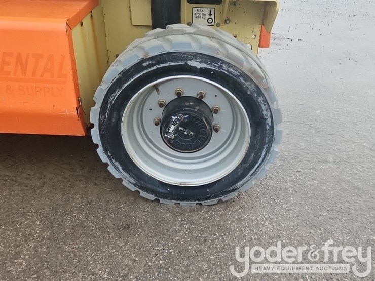 2015-jlg-4069le-image-20
