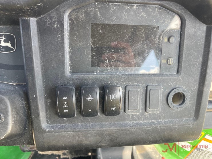 john-deere-gator-image-16
