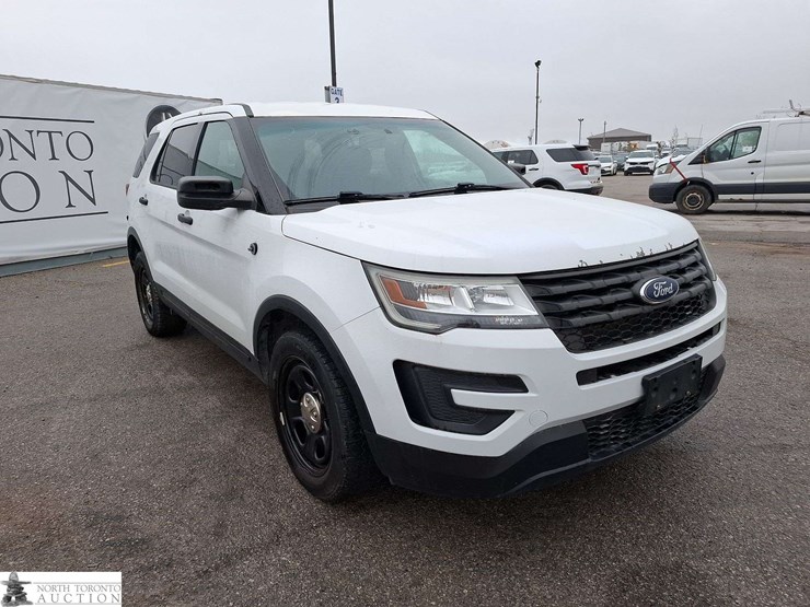 2017-ford-explorer-image-3