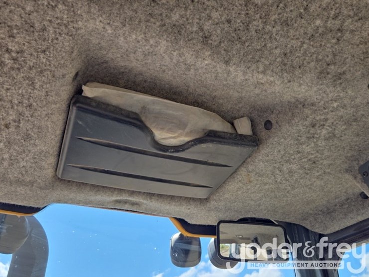 2022-deere-310sl-image-63