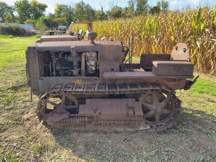 caterpillar-twenty-two-image-6